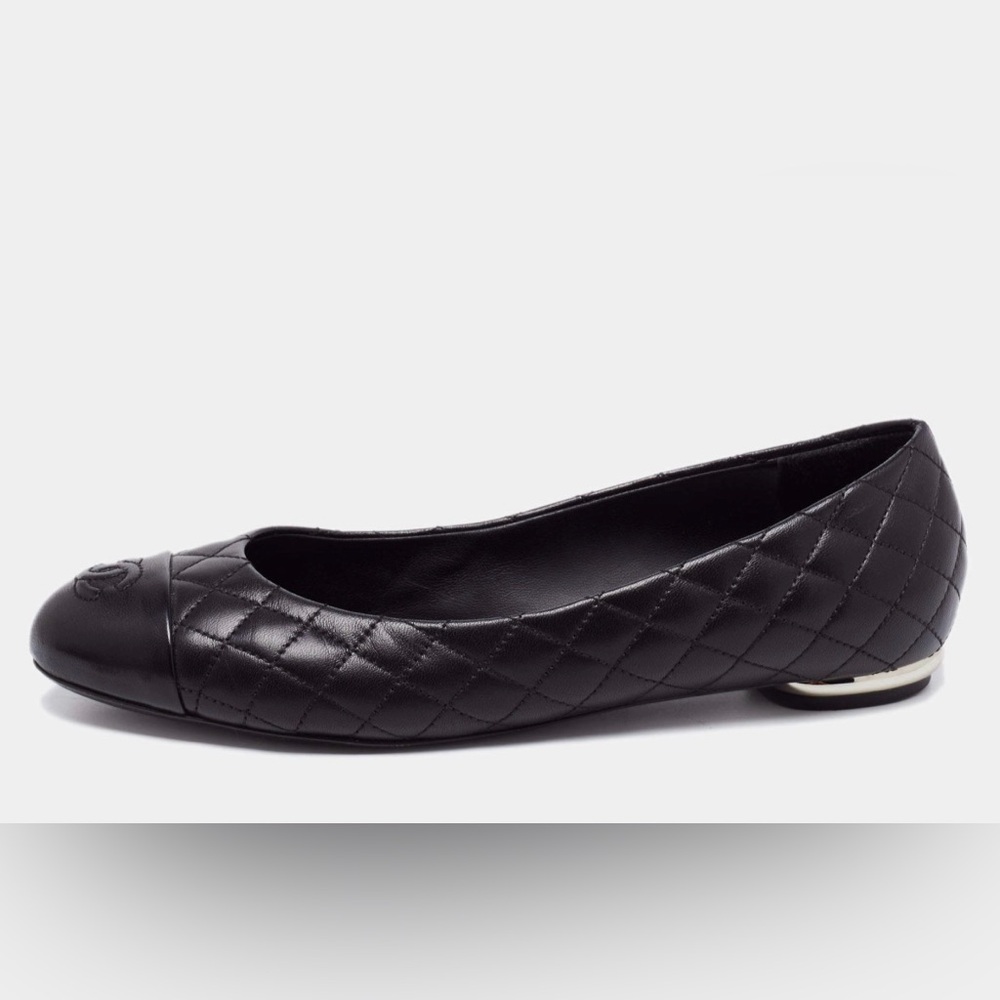 CHANEL Black Quilted Leather Ballet Flats